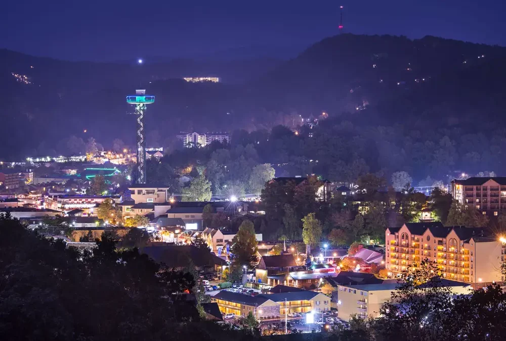 How to Ring in the New Year in Downtown Gatlinburg – The BEST NYE Party Tennessee